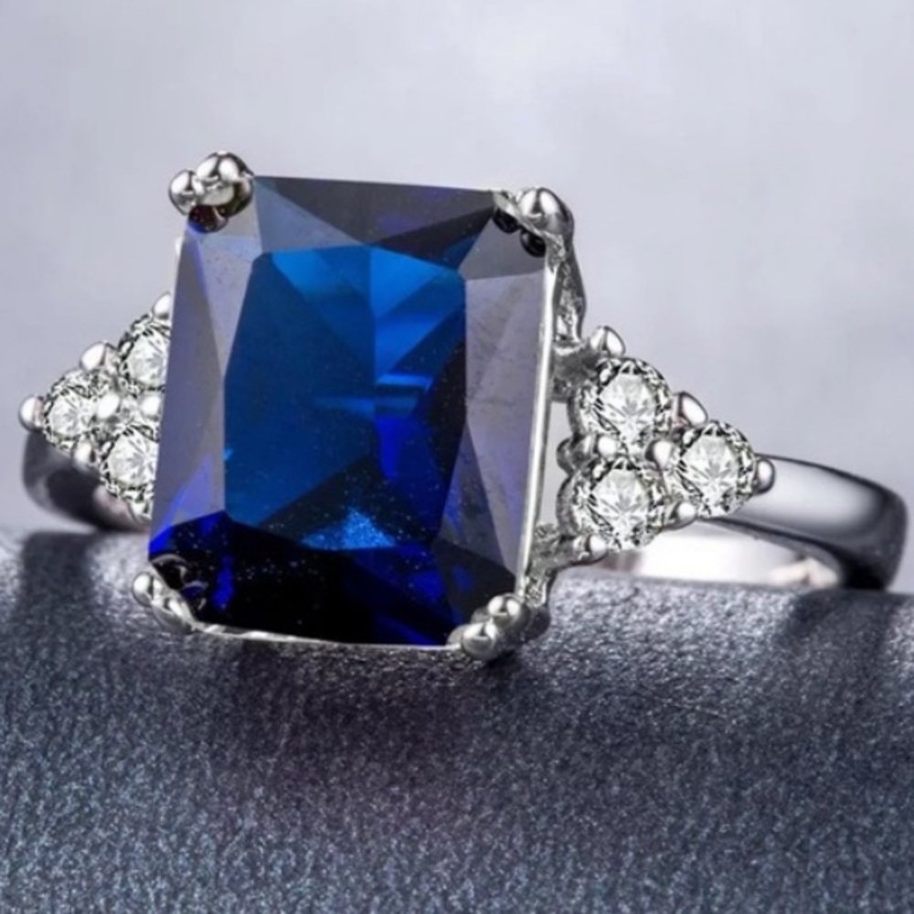 Blue Sapphire & Princess Cut Sterling Silver Ring - Picture 4 of 5
